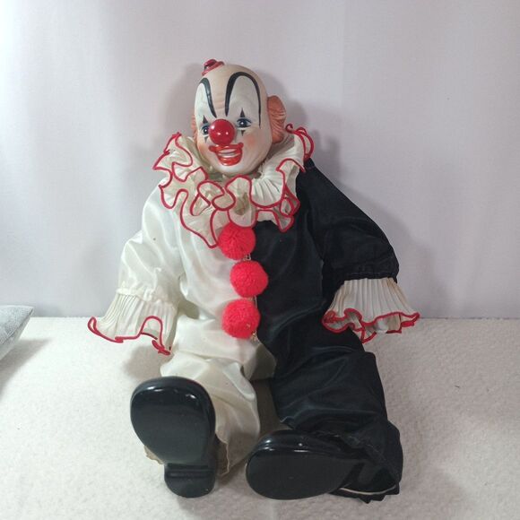 Vintage Jui Shan Porcelain Clown Doll 1983 Cloth Body Face Hands Shoes - Picture 1 of 16